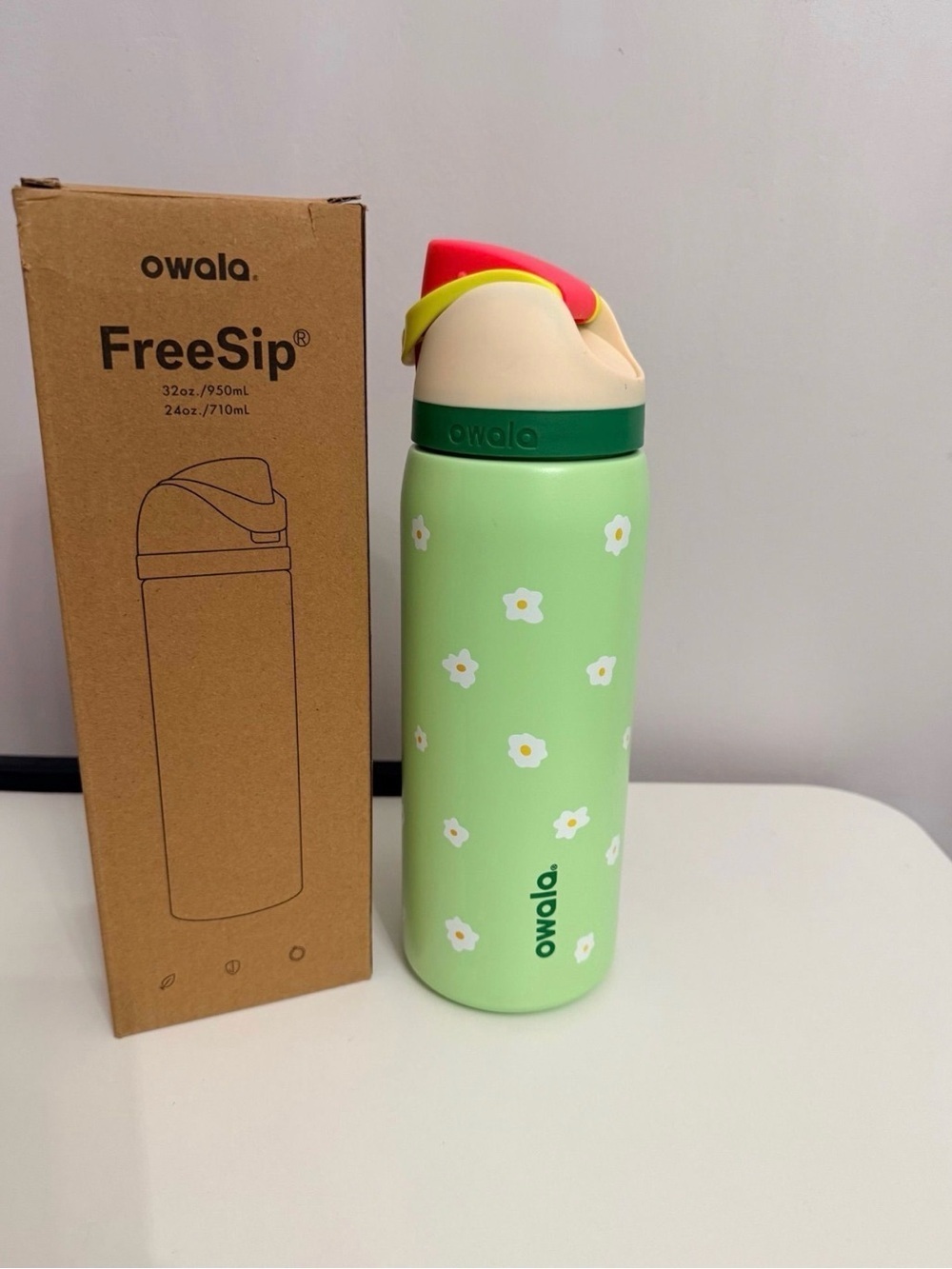 Owala FreeSip Flip Lock Water Bottle Green Floral Metal Plastic 32oz